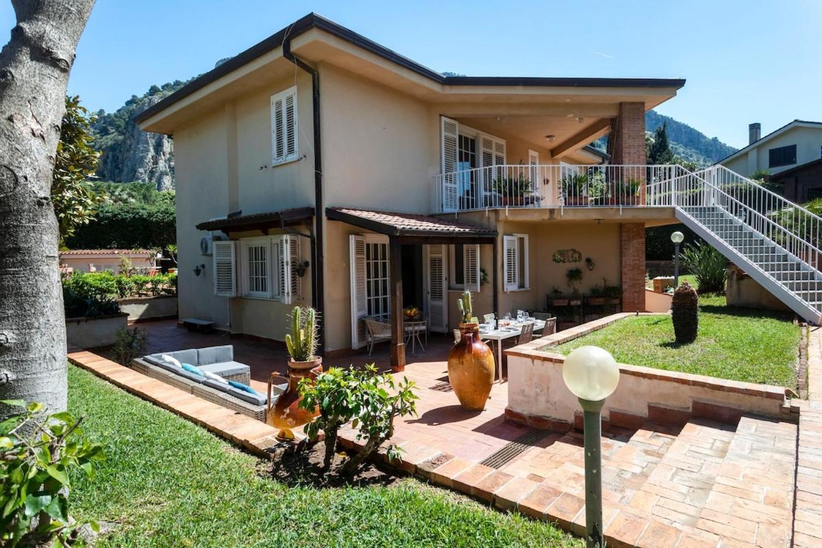 Donna Amalia Villa In Mondello Palermo Exterior foto